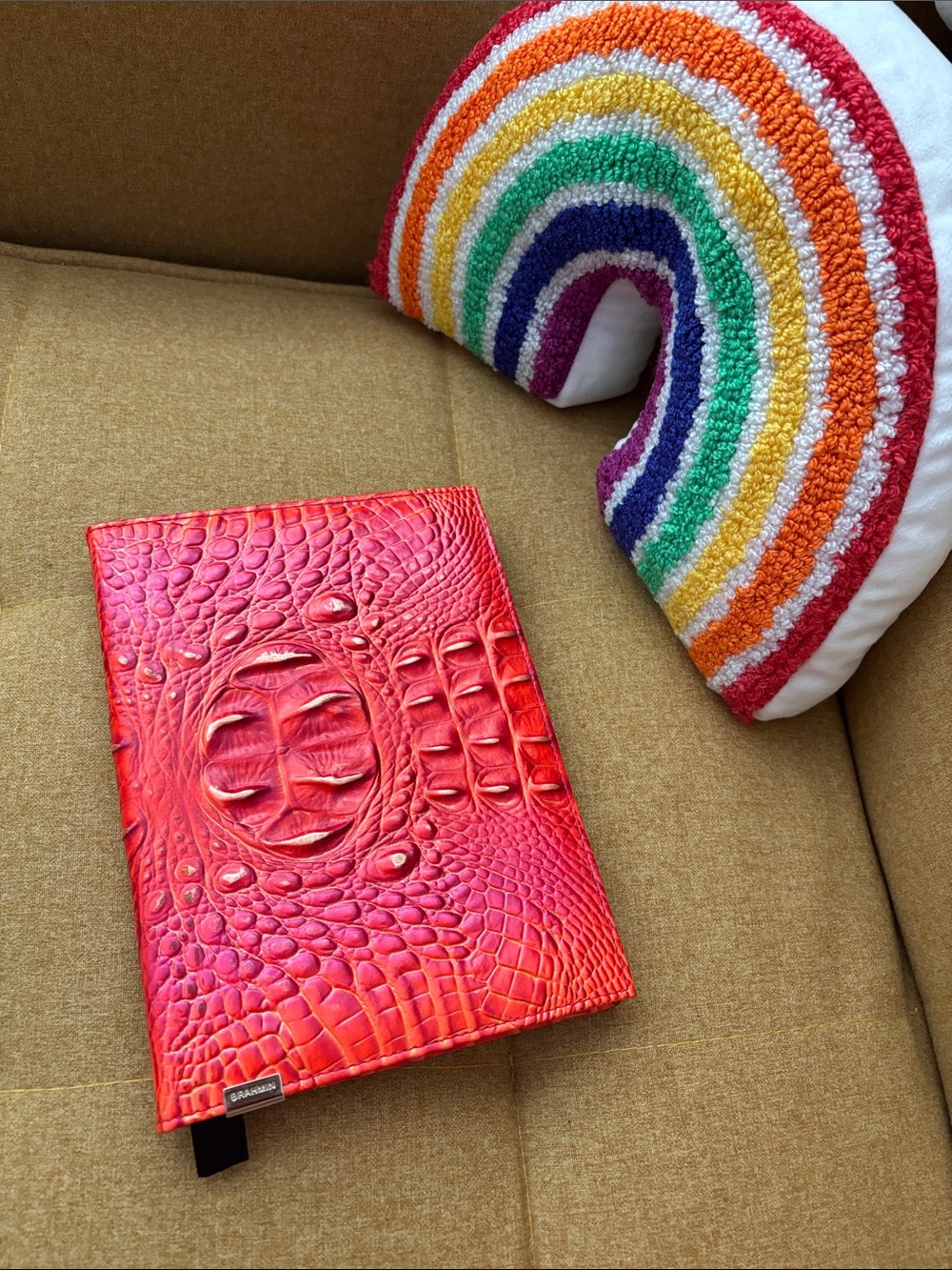 Brahmin journal flame red
Melbourne genuine leather